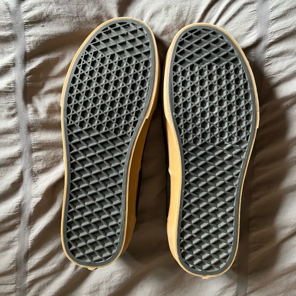 Vans - Picture 2 of 3